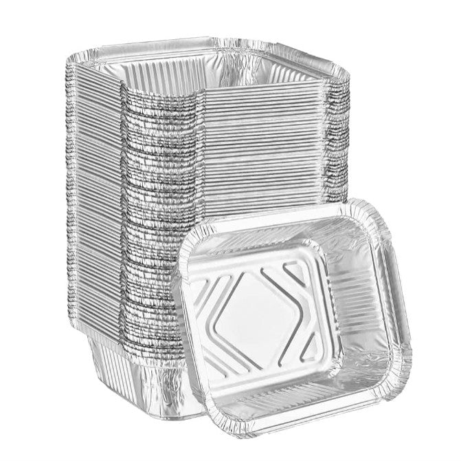 2.25lb aluminum oblong pan with board lid for baking, cooking, and storage. Durable, disposable, oven-safe, and recyclable. Ideal for meal prep, catering, takeout, and transporting food easily.