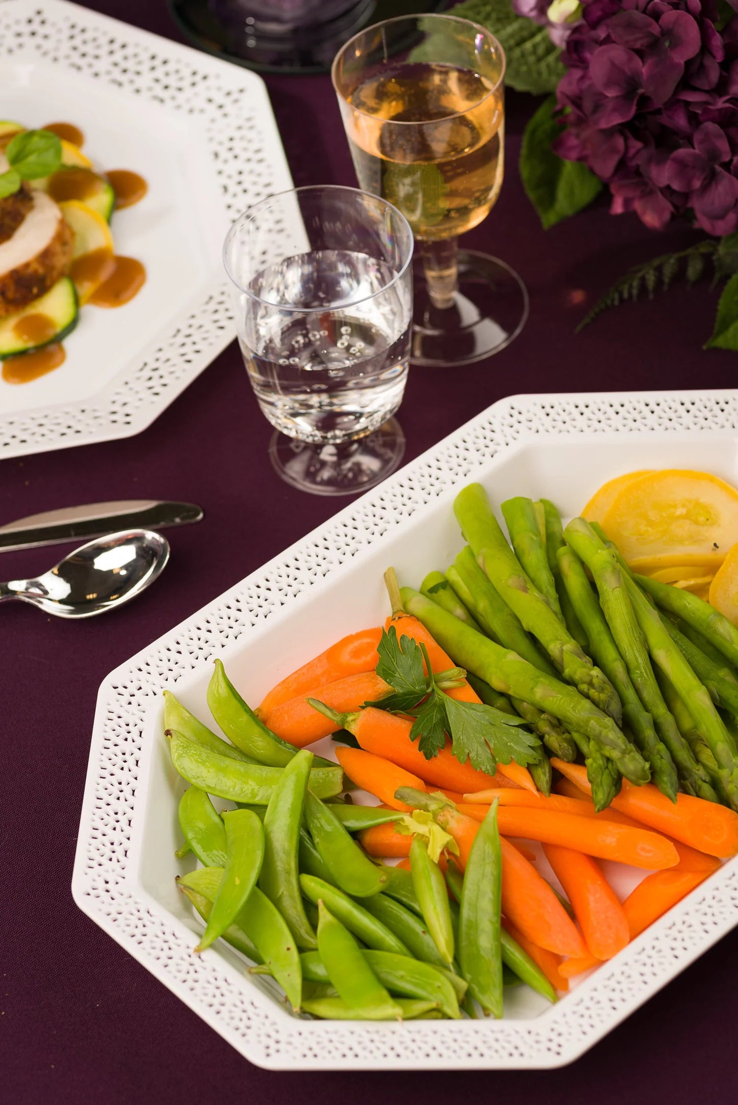 Lacetagon 12"x13" Pearl Plastic Tray – Elegant disposable serving tray for appetizers, desserts, and snacks at weddings, parties, and upscale events