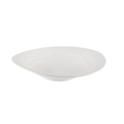 C.A.C. 10 3/4" Salad Plate with 16.25oz capacity, ideal for salads and appetizers. Sold as 12 per case. SKU: RSCAC-BHM-SP16.