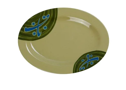 Yanco Oval Plate JP-2010 is a great and affordable restaurant tableware. It is made from durable and reliable melamine material, which makes the plate look like ceramics. You can use this stylish plate to serve any dish you want. For example, you can use it for serving tortillas, rice, noodles, appetizers or hot meals. The Japanese collection has an elegant and stylish design. Performed in green color, it will perfectly fit any restaurant environment.