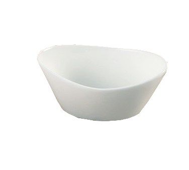 Yanco Oval Fruit Bowl ML-705 is a stylish and durable addition to any dining establishment. Made from high-quality porcelain with a sleek glaze finish, this bowl offers excellent resistance to mechanical damage and temperature changes. Its elegant oval design is perfect for serving fruit salads, ice cream, and other desserts. Ideal for fine-dining restaurants, catered events, hotels, and outdoor dining areas, this bowl provides both sophistication and functionality.