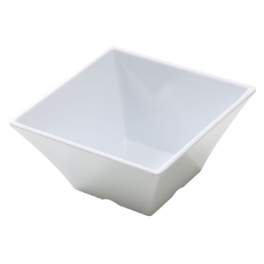 Yanco Square Bowl RM-4106 is a stylish and durable addition to any food-serving establishment. With a 26 oz. capacity, this 6-inch by 3-inch bowl is perfect for serving rice, soups, guacamole, noodles, and other appetizers. Crafted from high-quality melamine, it mimics the look of ceramic while offering superior durability and resistance to chipping.