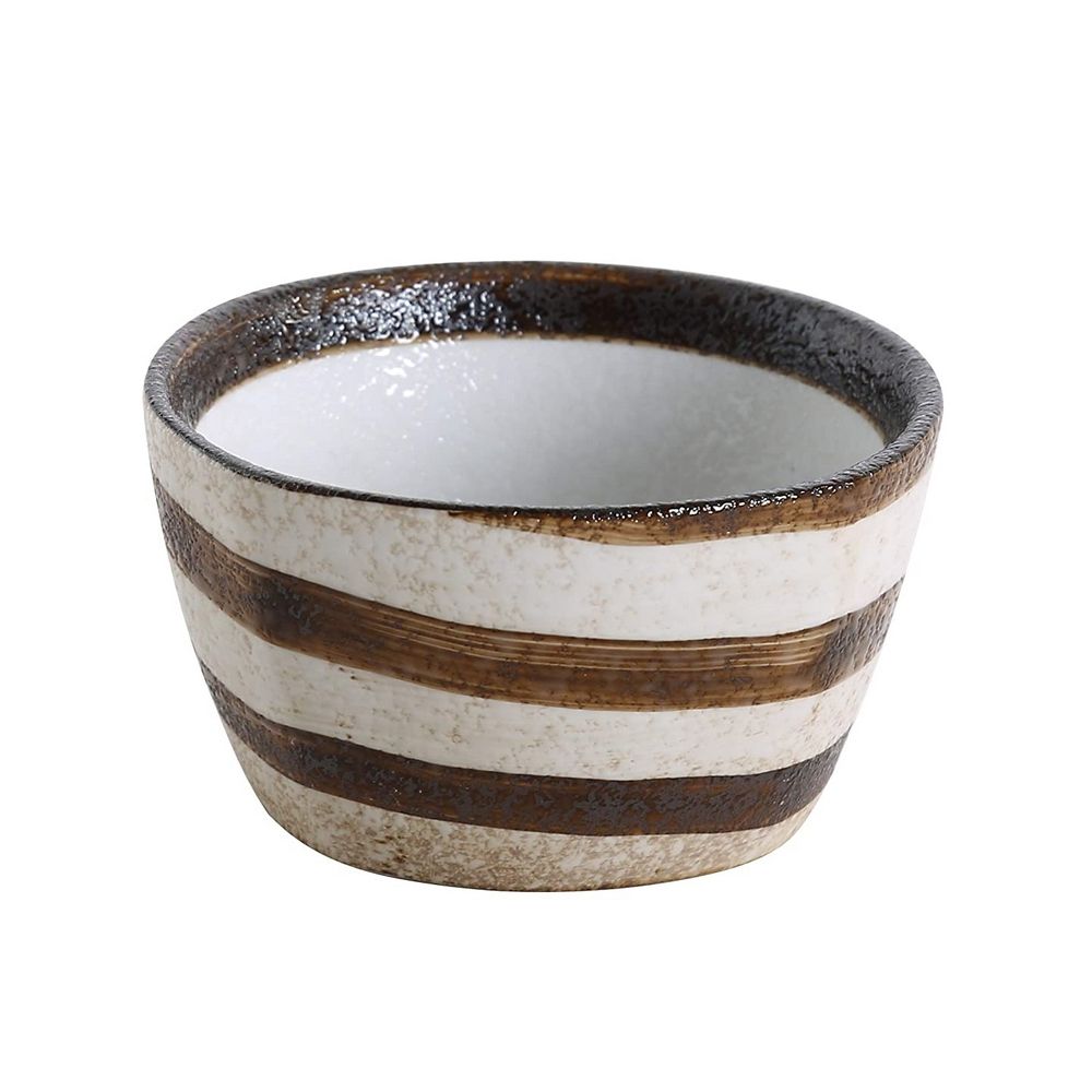 Yanco Onion Soup Crock RO-505 is crafted from high-quality porcelain, making it a dependable choice for serving onion soup, bouillons, and other delicious soups. With a sleek glazed finish, this crock features a crisp white design that enhances any table setting, making it ideal for fine-dining restaurants, catered events, outdoor dining, and hotels. With a 12-ounce capacity, it provides the perfect portion size for rich and flavorful soups.