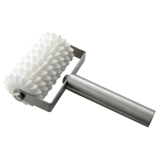 Dough Roller Docker 6/Pack with a 5 inch wide head. Featuring a heavy duty plastic barrel with stainless steel pins, this full-size roller docker does a great job of perforating pizza dough to prevent unattractive air bubbles from forming in your pizza crust. From thin to deep dish thick crust, the solid stainless steel handle is both a pleasure to use and easy to clean.