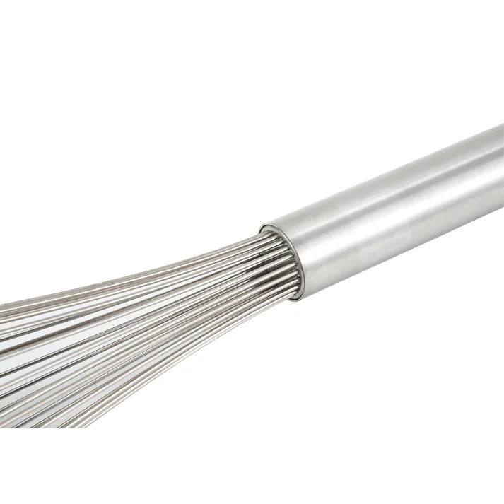(10", 12", 14", 16", 18") Piano Whips 12/Pack&nbsp; is also great for distributing dry ingredients and whisking egg whites. Featuring thin, flexible wires, this stainless steel whip eliminates lumps and aerates liquids while its rounded handle provides a well-balanced grip.