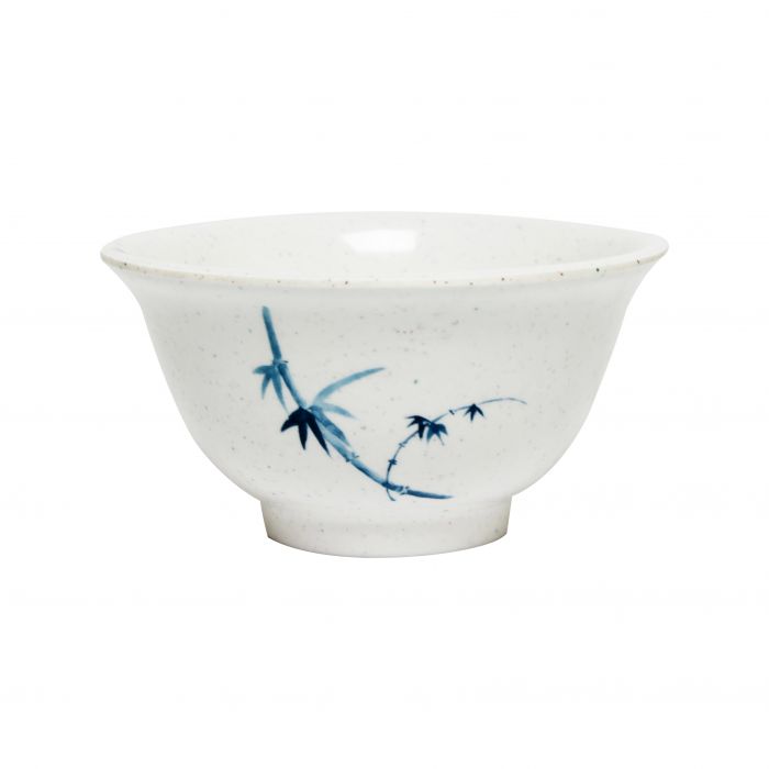 Thunder Group Rice Bowl is perfect for serving miso soup, soba, ramen, kimchi and other Asian dishes. This stone-colored bowl with bamboo accents will bring oriental flare to your food presentation. Manufactured from a durable plastic material this dinnerware is extremely popular for its nearly unbreakable structure. However, with heat resistance of up to 212° F or 100° C, melamine is not suitable for cooking and warming foods in a microwave or oven. It is dishwasher safe. 