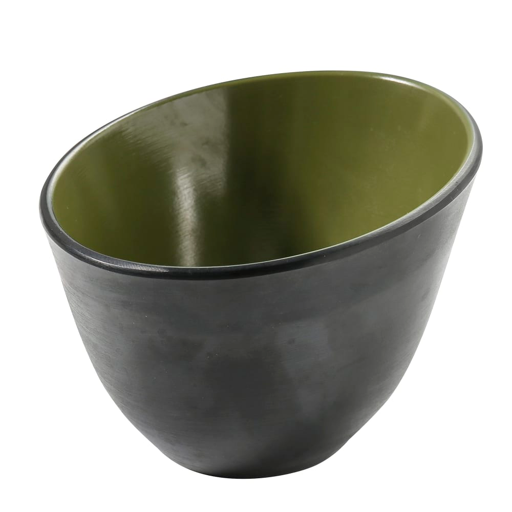 Yanco Serving Sheer Bowl BM-705GR a versatile and stylish addition to your kitchenware collection. Crafted with durable materials, this bowl features a sleek green finish that adds a modern touch to any dining setting. Its generous size makes it perfect for serving salads, pasta, or snacks, while the smooth, easy-to-clean surface ensures hassle-free maintenance. Whether you’re hosting a dinner party or enjoying a casual meal, this product combines functionality with a contemporary aesthetic, making it a mus
