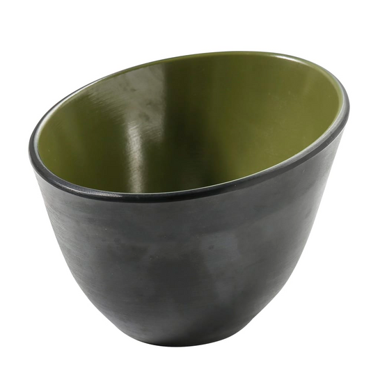 Yanco Serving Sheer Bowl BM-705GR a versatile and stylish addition to your kitchenware collection. Crafted with durable materials, this bowl features a sleek green finish that adds a modern touch to any dining setting. Its generous size makes it perfect for serving salads, pasta, or snacks, while the smooth, easy-to-clean surface ensures hassle-free maintenance. Whether you’re hosting a dinner party or enjoying a casual meal, this product combines functionality with a contemporary aesthetic, making it a mus