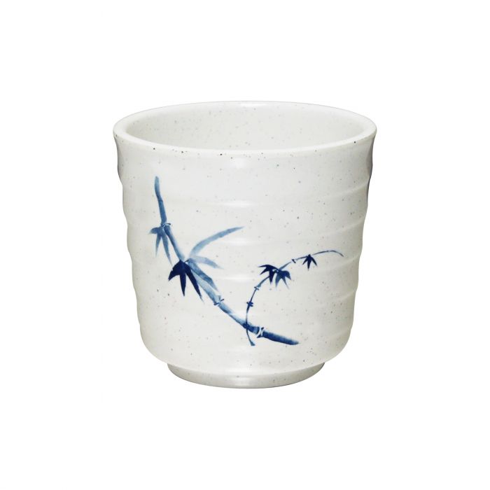 Thunder Group Tea Cup 12/Pcs is perfect for serving milk tea, pu-erh and other green tea in Asia-themed restaurants. This two-tone stone-colored Tea Cup will bring some friendly ambiance to your food presentation. Manufactured from a durable plastic material this dinnerware is extremely popular for its nearly unbreakable structure. However, with heat resistance of up to 212° F or 100° C, melamine is not suitable for cooking and warming foods in a microwave or oven. 