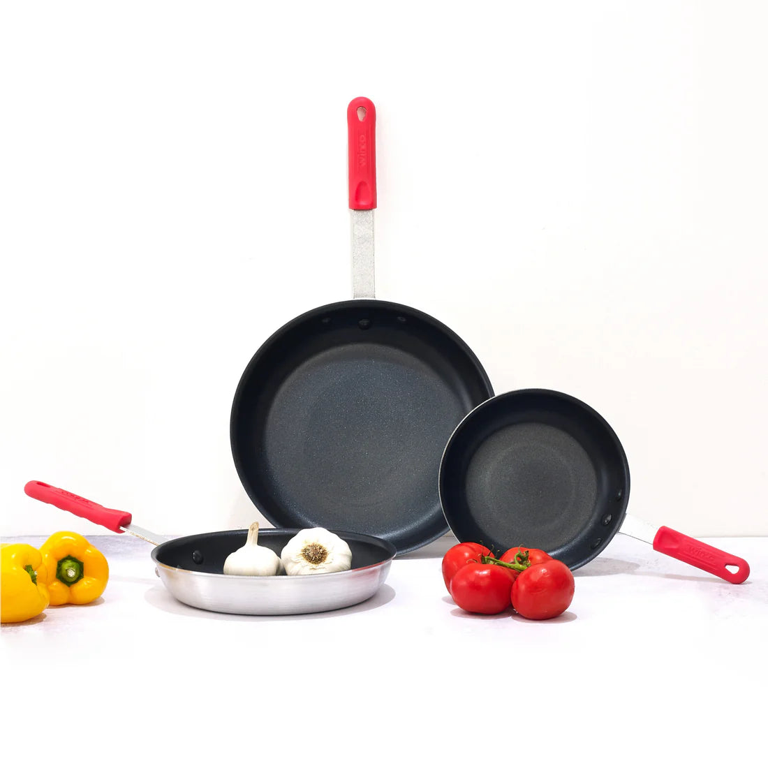Winco AFP-10NS-H to 8NS-H, 10-8" Majestic, Alu Fry Pan w/Sleeve