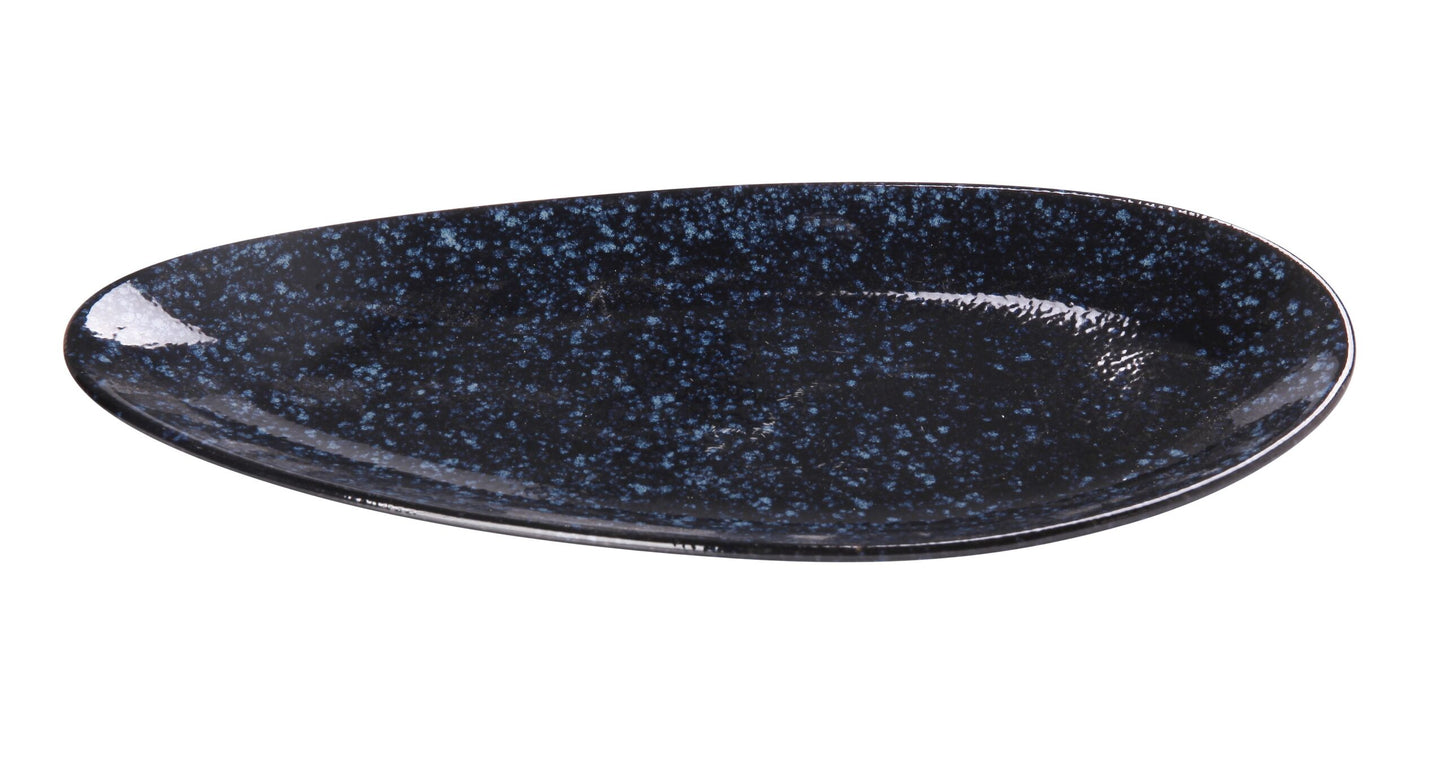 Yanco Leaf Shape Plate BL-310 adds a stylish and unique touch to any dining setting. Designed in an elegant leaf shape, this porcelain plate features a rolled edge for added durability and a striking blue star design that enhances food presentation. Measuring 10 1/4" Width x 5" Depth x 3/4" Height, it provides ample space for serving salads, entrées, and more. Perfect for both casual and formal occasions, this plate seamlessly blends functionality with aesthetics. 