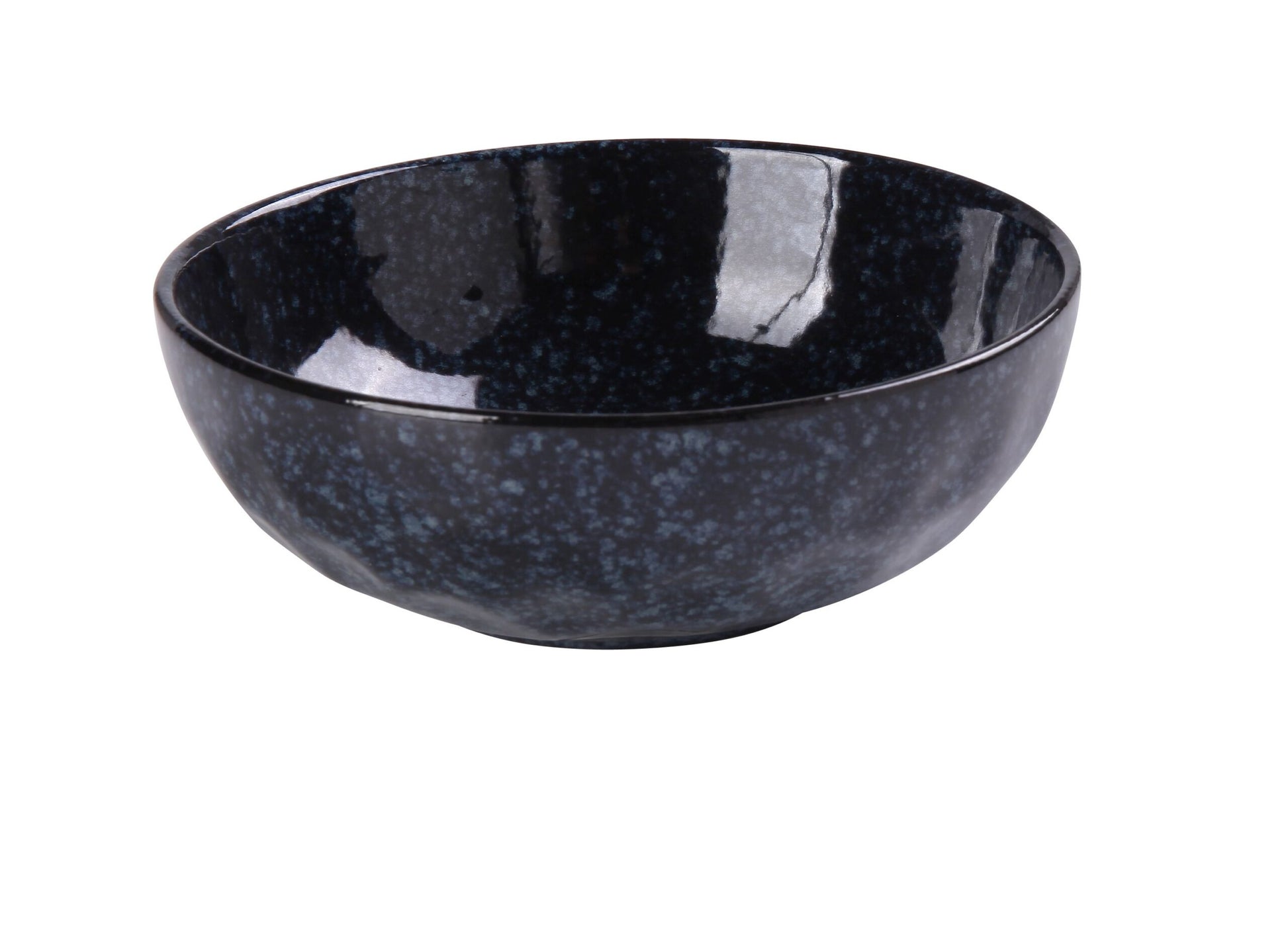 Yanco Salad Bowl BL-807 is the perfect blend of style and practicality. Crafted from durable color-glazed porcelain, this 28 oz bowl features a 7" diameter and a 2 1/2" depth, making it ideal for serving salads and other dishes. The vibrant blue finish adds a touch of elegance to any table setting, while its microwave and dishwasher-safe design ensures ease of use and cleaning.