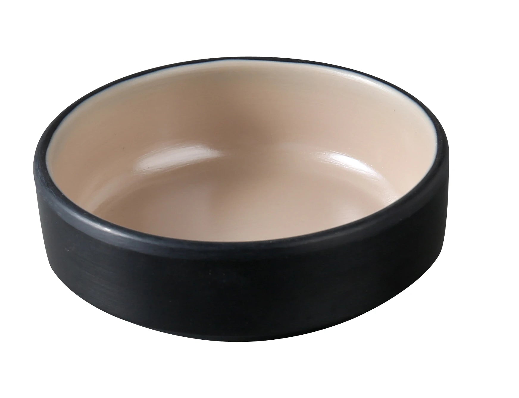 Yanco Sauce Dish BM-4003CL is a compact and durable option for serving dips, dressings, or individual condiments. Crafted from lightweight melamine, it offers excellent resistance to scratches and wear. The brushed clay and black finish adds an elegant accent to tabletops, making it suitable for both casual and upscale dining environments.