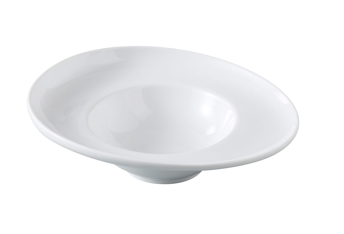 Yanco Dessert Plate CA-709 is a stylish and durable addition to any table setting. Crafted from high-quality porcelain with a bright white finish, it offers excellent resistance to mechanical damage and temperature changes. Its elegant white design enhances food presentation, making it perfect for serving fruit salads, ice cream, and other desserts. Ideal for fine-dining restaurants, catered events, outdoor dining areas, and hotels, this plate combines sophistication with practicality. 