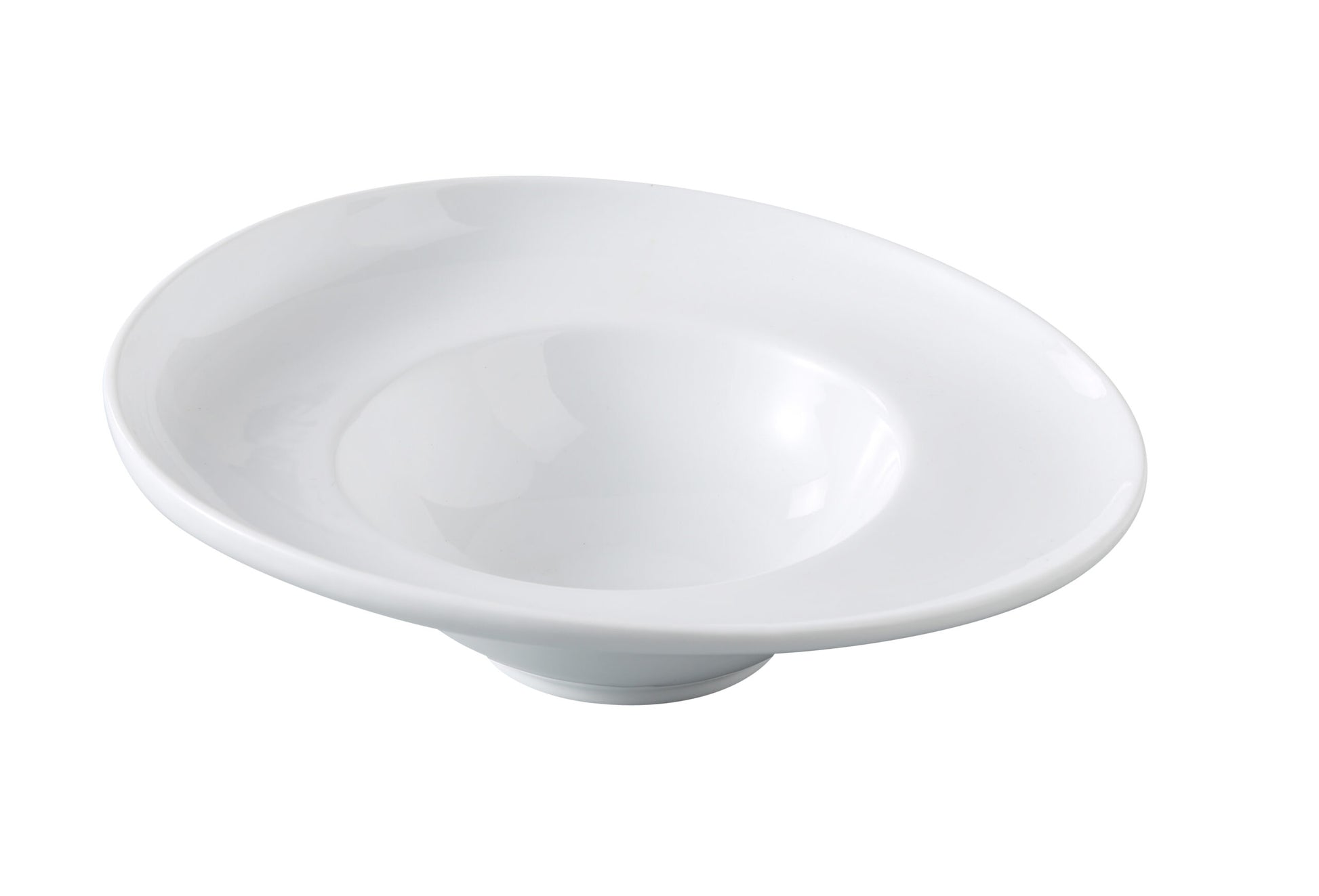 Yanco Dessert Plate CA-709 is a stylish and durable addition to any table setting. Crafted from high-quality porcelain with a bright white finish, it offers excellent resistance to mechanical damage and temperature changes. Its elegant white design enhances food presentation, making it perfect for serving fruit salads, ice cream, and other desserts. Ideal for fine-dining restaurants, catered events, outdoor dining areas, and hotels, this plate combines sophistication with practicality. 