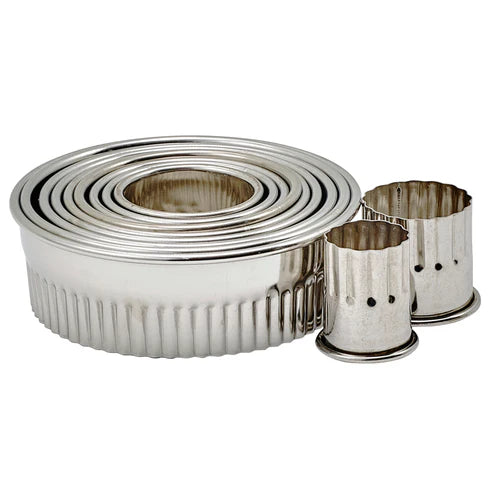 Winco CST-1 to CST-22, 11pc S/S Fluted/Plain Round Cookie Cutter Sets