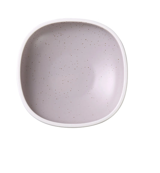 Yanco Square Soup Bowl DM-507 Porcelain possesses exceptional durability, low porosity, and high density, ensuring long-lasting performance, safety, a pleasant tactile experience, and aesthetic appeal. The Denmark Collection by Yanco seamlessly blends minimalist and chic design elements, providing an elegant backdrop for your culinary creations. Meticulously crafted from premium porcelain, this collection features a stunning light gray hue that effortlessly complements luxurious table settings. 