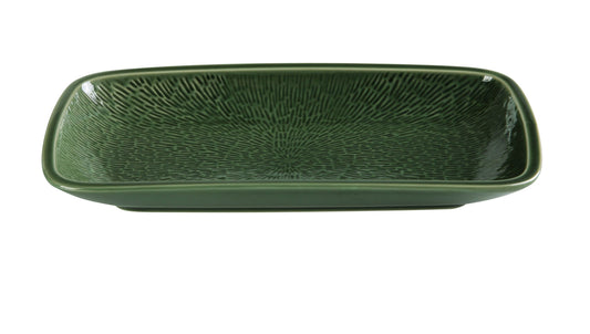 Yanco Rectangular Plate GG-512 brings modern elegance to any table with its vibrant green glaze and textured interior. Crafted from durable chinaware, it provides a stylish presentation for appetizers, sushi, tapas, desserts, and shared dishes. Its elongated form and raised edges make plating effortless while enhancing the overall dining experience. Perfect for restaurants, catering, hospitality, and home entertainers seeking standout dinnerware that blends durability with bold visual appeal.