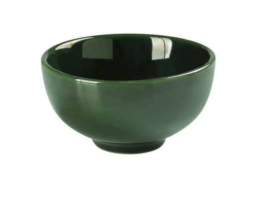 Yanco Soup Bowl GG-805 combines simplicity and elegance with its rich green glaze and smooth round design. Crafted from durable chinaware, it offers an ideal size for serving soups, broths, side dishes, rice, desserts, and small entrées. Its glossy finish and refined shape elevate everyday dining while providing long-lasting performance for both commercial and home use. As part of the Green Gem collection, it adds a stylish and cohesive look to any tabletop presentation.