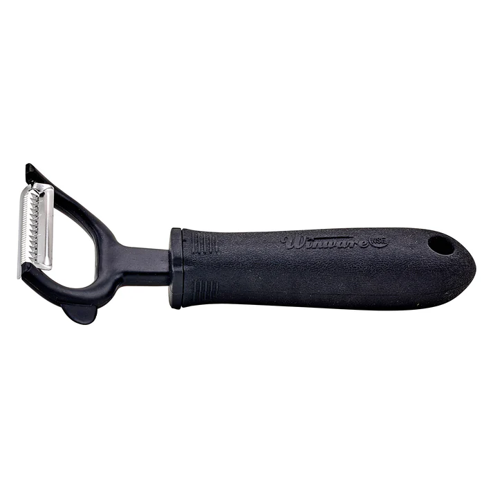 (Straight Edge, Serrated Edge, Julienne) Peeler 12/Pack has a razor sharp steel blade with a straight edge for easy peeling of potatoes, carrots, and cucumbers. With its comfort-molded offset handle, this peeler provides a comfortable, secure grip so that you can peel vegetables safely. Great for peeling wider vegetables.