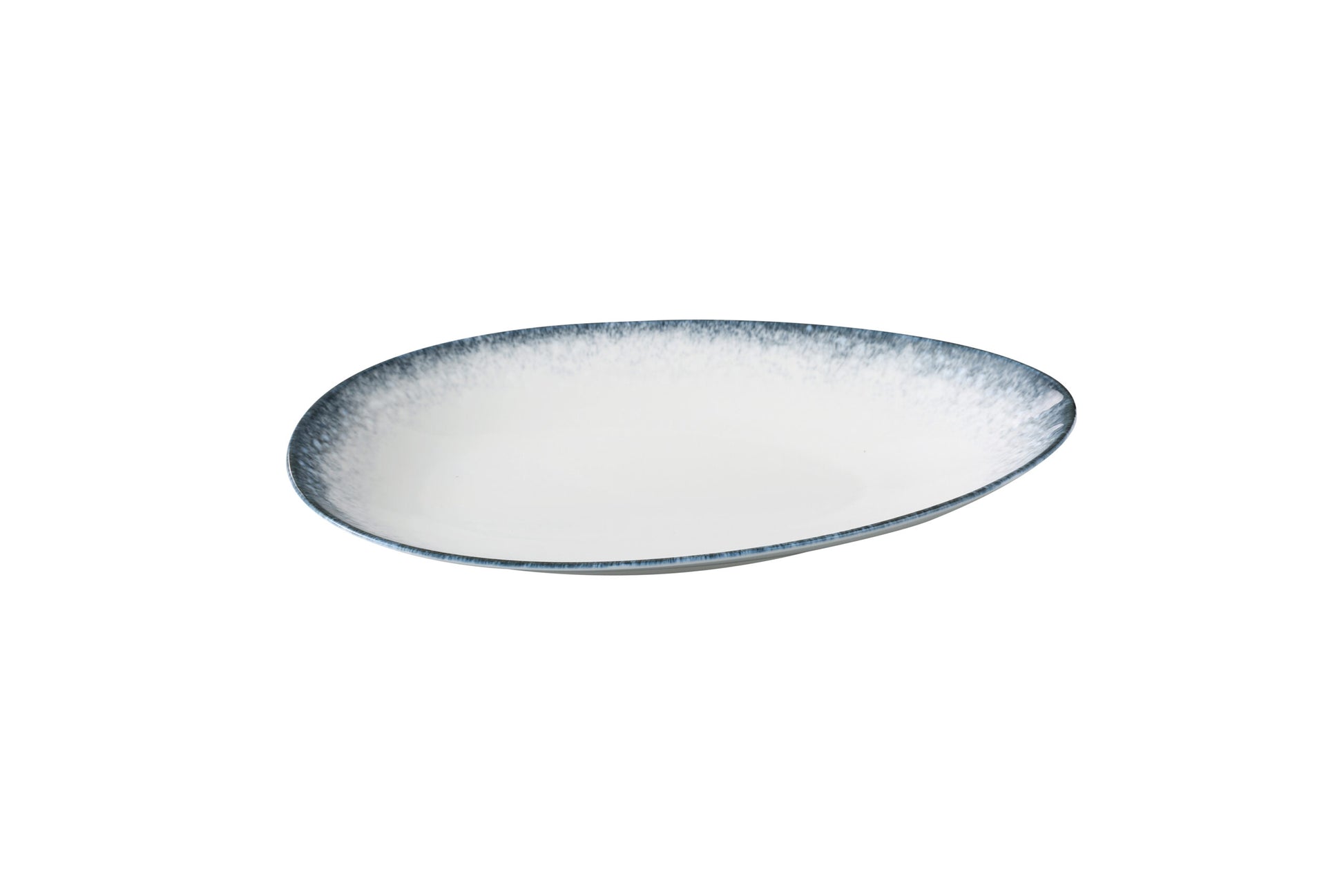 Yanco Deep Oval Plate MR-311 brings both depth and elegance to your tabletop presentations. Highlighted by a sleek midnight blue rim, this plate offers a gently curved interior, perfect for saucy entrées, composed salads, or hearty side dishes. Its porcelain build ensures lasting durability, making it an excellent choice for high-volume foodservice venues with a modern aesthetic.