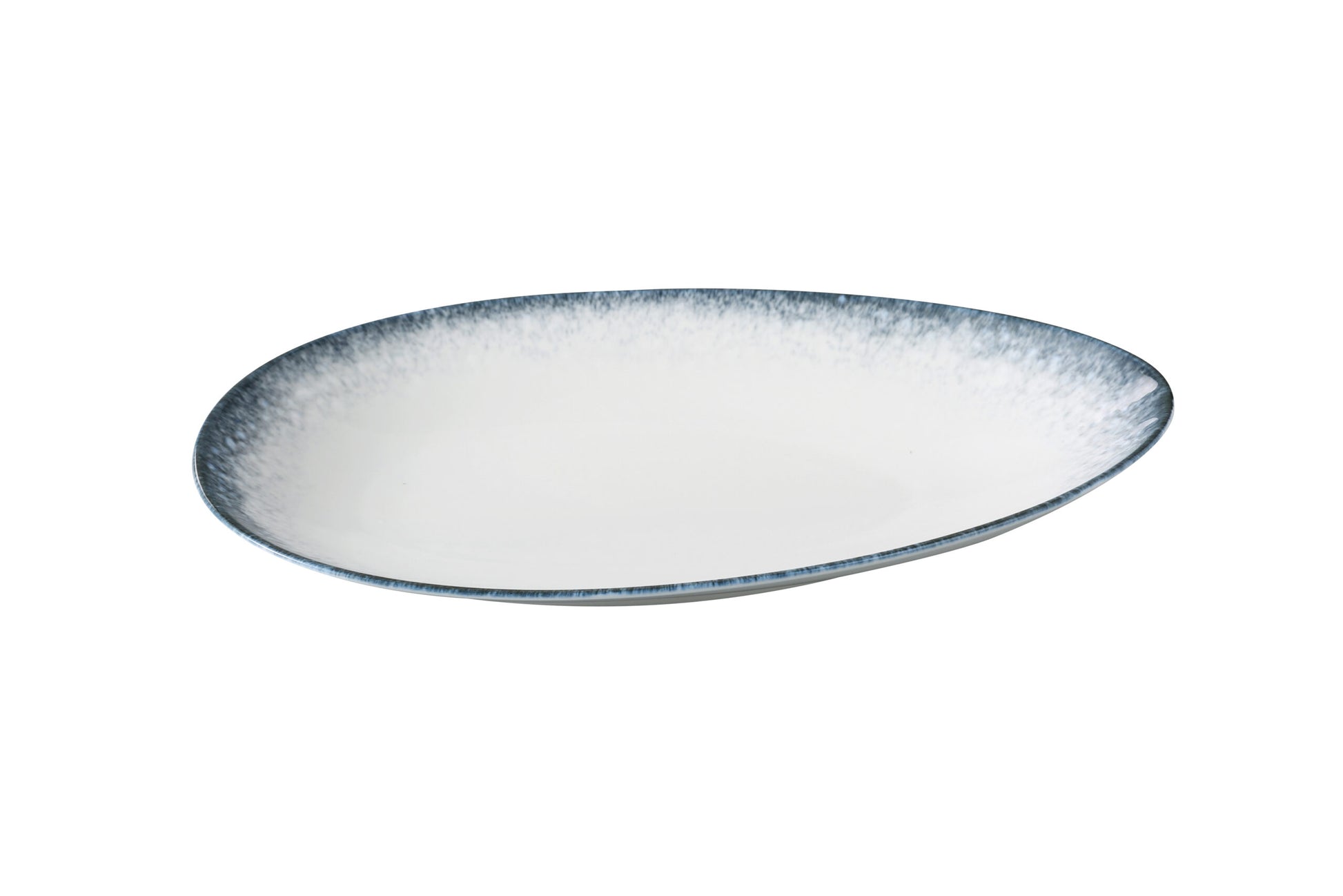 Yanco Deep Oval Plate MR-313 brings both depth and elegance to your tabletop presentations. Highlighted by a sleek midnight blue rim, this plate offers a gently curved interior, perfect for saucy entrées, composed salads, or hearty side dishes. Its porcelain build ensures lasting durability, making it an excellent choice for high-volume foodservice venues with a modern aesthetic.