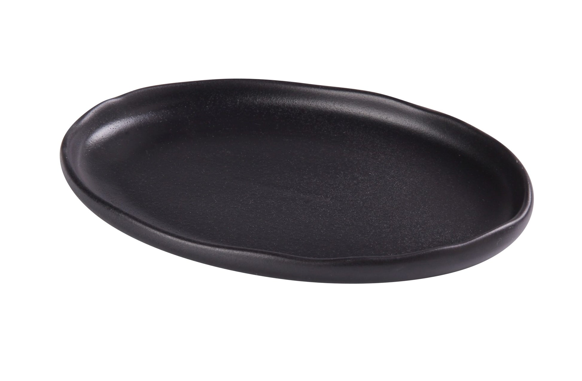 Yanco Oval Plate NB-210 delivers a sleek, modern presentation with its matte black porcelain finish and organic hand-formed rim. Its elongated 10.5 by 7 inch shape is ideal for appetizers, shared plates, desserts, sushi, or tasting portions. The subtle organic rim and understated matte texture create a dramatic backdrop that enhances the visual appeal of any dish.