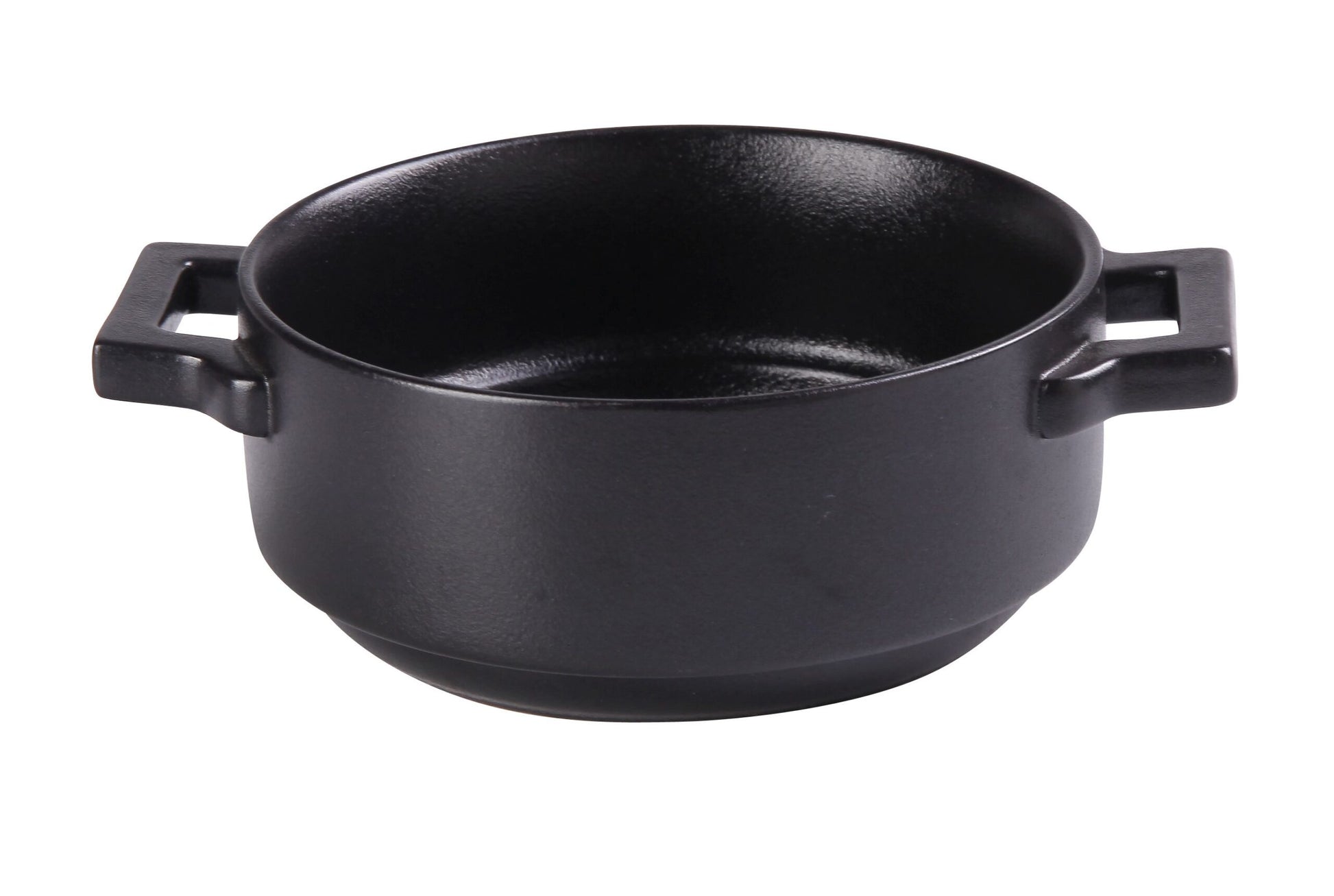 Yanco Bake Plate With Handle NB-907 brings modern elegance and functional durability to any kitchen or dining setup. Crafted from matte black porcelain, this 20 oz bake plate is perfect for oven-to-table service, making it ideal for baked appetizers, individual casseroles, desserts, side dishes, and more. Its sturdy side handles ensure easy carrying, while the sleek black finish enhances presentation in restaurants, hotels, catering events, and home dining spaces.
