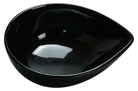 Yanco Waterdrop Shape Dish RM-706BK brings a stylish and modern touch to any dining setting. Featuring a unique waterdrop shape and a sleek black finish, this 10 oz. dish enhances food presentation while offering exceptional durability. Made from high-quality melamine, it is designed to withstand the demands of daily use while maintaining its refined appearance. Ideal for serving appetizers, sauces, desserts, or side dishes, this versatile dish is perfect for both casual and upscale dining. 