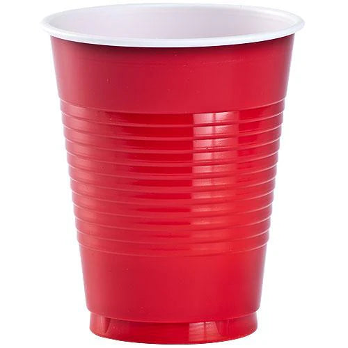18oz Disposable Plastic Cups in Red and Blue – Durable, crack-resistant, and perfect for parties, BBQs, tailgates, and events. Ideal for soda, beer, and cocktails. Stackable and easy to dispose of.