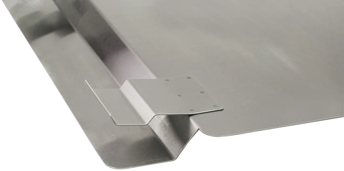 Winco SFSG-2018, 20-1/2" Stainless Steel Fryer Splash Guard, EA