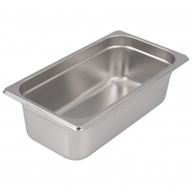 Third-size steam table pan stanton trading crafted from standard gauge stainless steel, featuring a 4" depth for versatile food service use and an anti-jam design for easy stacking. NSF certified for food safety, perfect for commercial kitchens and catering services.