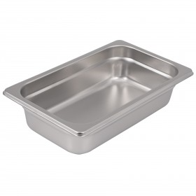 Quarter-size steam table pan stanton trading crafted from standard gauge stainless steel, featuring a 2-1/2" depth for versatile food service use and an anti-jam design for easy stacking. NSF certified for food safety, perfect for commercial kitchens and catering services.