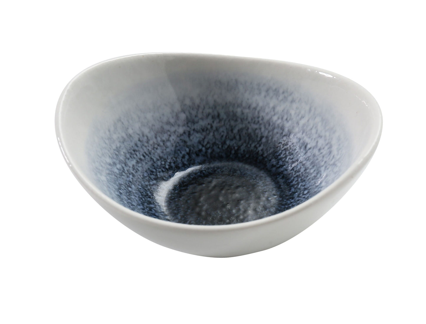 Yanco Oval Bowl UN-605 brings a calm, celestial elegance to the table with its signature deep-blue swirl glaze. Designed for fruit, sides, small salads, dips, and composed presentations, this versatile oval bowl delivers both artistic appeal and reliable durability. Perfect for restaurants, cafés, catering, or modern home dining, it adds a refined, cosmic touch to any plating style.