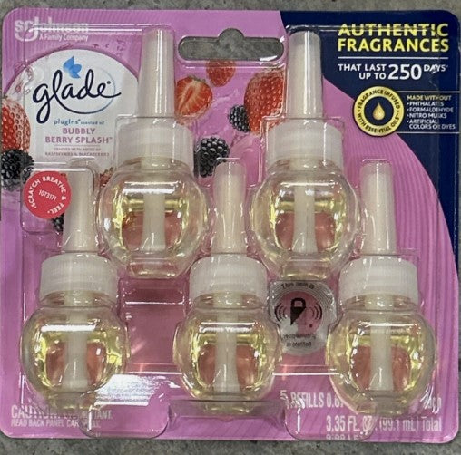 Glade Scented Oil Refill – Bubbly Berry Splash delivers a bright, fruity burst of berry freshness, providing long-lasting fragrance to keep your home smelling clean and cheerful.