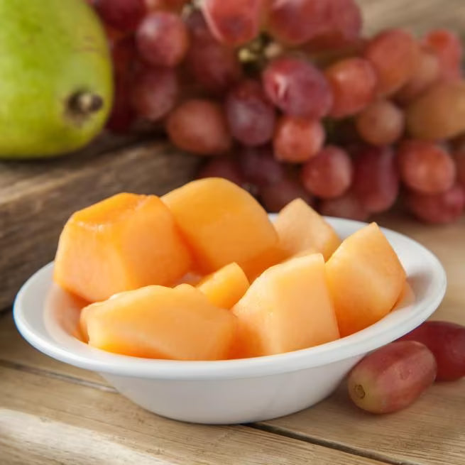 Serve fruit, desserts, and side dishes with confidence using the KL80002 White Melamine Rimmed Fruit Bowl. This 5 oz break resistant bowl is ideal for restaurants, cafeterias, catering services, and home dining.