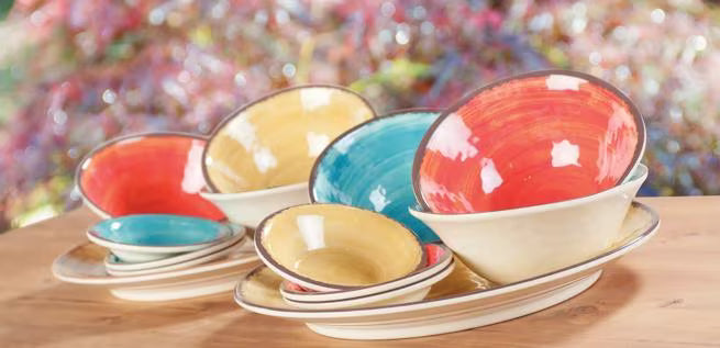 Serve meals with style using the 5400113 Amber Melamine Dinner Plate. This 11 Inch break resistant plate features a rustic pottery inspired design, making it ideal for restaurants, catering, buffets, and home dining.