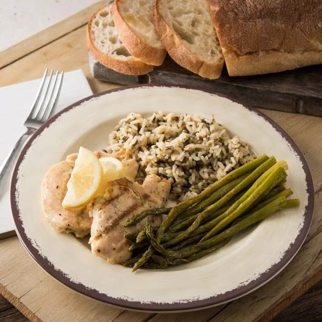 Serve meals in style with the 5400153 Sweet Cream Melamine Dinner Plate. This 11 Inch break resistant plate features a rustic pottery inspired design, making it ideal for restaurants, catering, buffets, outdoor dining, and home use.