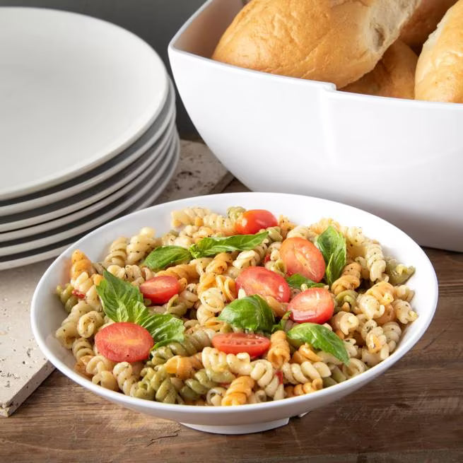 46 oz White Melamine Shallow Open Vegetable Bowl with commercial grade durability and temperature insulated construction. Ideal for restaurants, cafes, catering, buffets, outdoor dining, and home entertaining.
