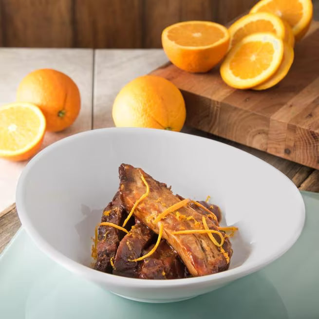 52 oz Greige Stadia Melamine Bowl with commercial grade break resistant construction and a modern organic shape. Perfect for serving large salads, pasta, grain bowls, noodle dishes, shared side dishes and family style servings.