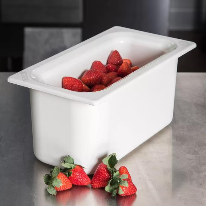Keep cold foods safely chilled with the One Third Size White Coldmaster Food Pan 3.5 Quart CM110202. This insulated gel filled food pan maintains temperatures for up to 8 hours without ice and is ideal for restaurants, buffets, catering operations, salad bars, and commercial kitchens.