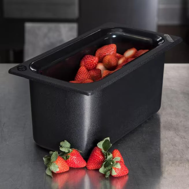 Keep cold foods safely chilled with the One Third Size Black Coldmaster Food Pan 3.5 Quart CM110203. This insulated gel filled food pan maintains temperatures for up to 8 hours without ice and is ideal for restaurants, buffets, catering operations, salad bars, and commercial kitchens.