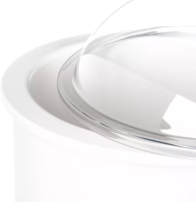 Serve ice cream anywhere with the 3 Gallon White Coldmaster Ice Cream Server and Lid CM101202. Gel filled insulation keeps ice cream frozen for 6 to 8 hours without electricity or ice and includes a polycarbonate lid for convenient service.