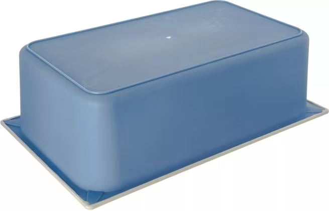 Monitor cold food temperatures with the 15 Quart White Blue Coldmaster CoolCheck Full Size Food Pan CM1100C1402. CoolCheck technology provides a visual temperature indicator while refrigerant gel keeps food at or below 40°F for up to 8 hours.