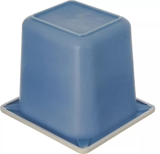 Monitor cold food temperatures with the 1.6 Quart White Blue Coldmaster CoolCheck Sixth Size Food Pan CM1104C1402. CoolCheck technology visually indicates temperature changes while refrigerant gel keeps food at or below 40°F for up to 8 hours.
