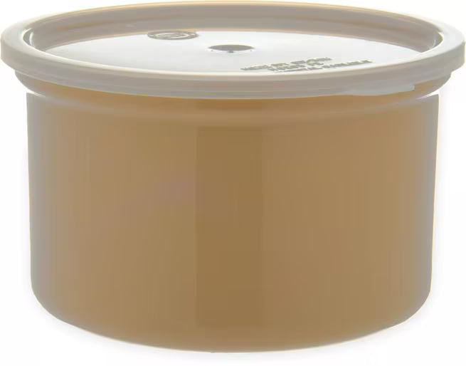 Serve condiments, sauces and sides with the 1.5 Quart Beige Classic Crock with Lid 031606. Durable SAN construction resists staining, breaking, chipping and scuffing while the included translucent snap on lid provides convenient coverage.