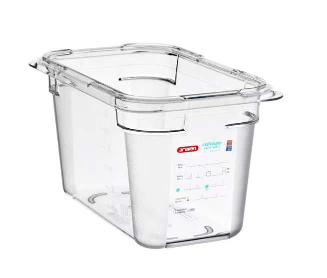 Organize food storage with the GN 1/4 Size 6 Inch Deep Clear Polycarbonate Food Pan 09818. Features an integrated traceability label, measuring scale, rounded edges and stain-resistant construction.