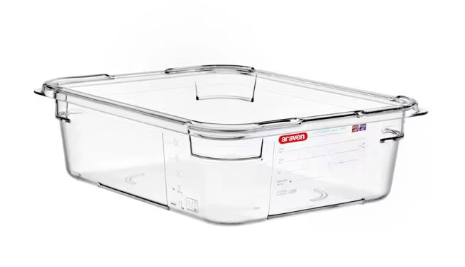 Organize food storage with the GN 1/2 Size 4 Inch Deep Clear Polycarbonate Food Pan 09822. Features an integrated traceability label, measuring scale, rounded edges and stain-resistant construction.