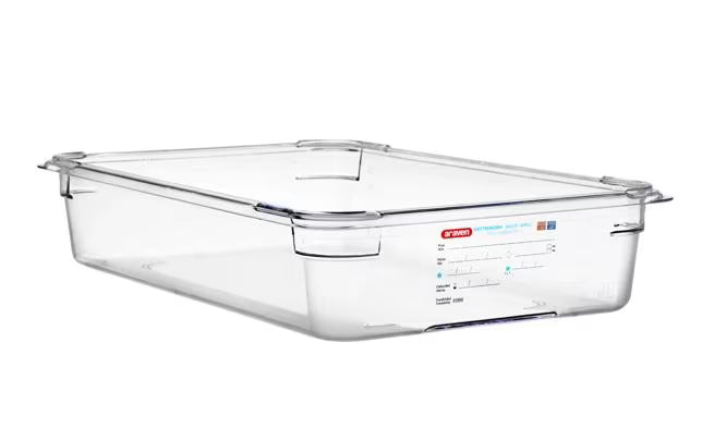 Organize food storage with the GN 1/1 Size 4 Inch Deep Clear Polycarbonate Food Pan 09827. Features an integrated traceability label, measuring scale, rounded edges and stain-resistant construction.