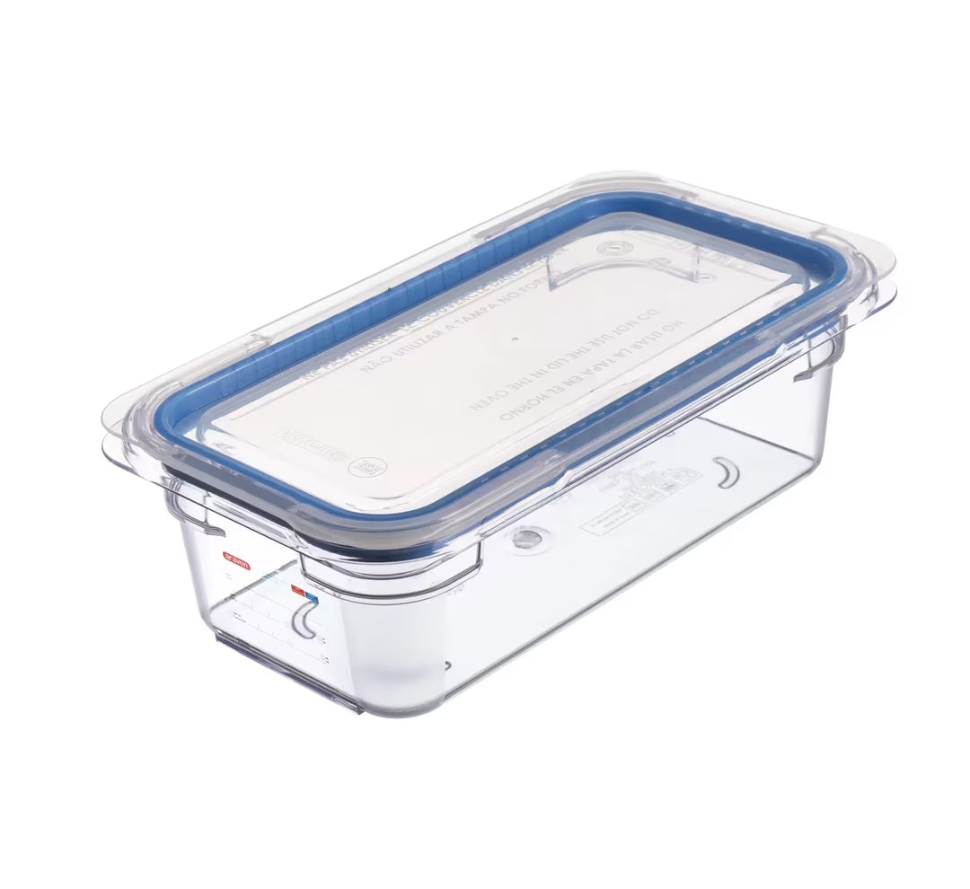 Organize food storage with the GN 1/3 Size 4 Inch Deep Clear Polycarbonate Food Pan 09840. Features an integrated traceability label, measuring scale, rounded edges and stain-resistant construction.